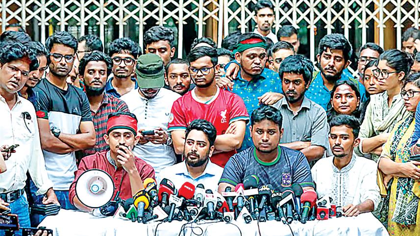 জুলাই,  বঙ্গভবনের দিকে মিছিলের ঘোষণা দিলেন বিক্ষোভকারীরা।