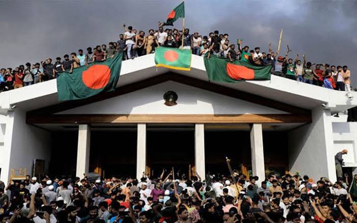 ‘আংশিক বিজয়কে পূর্ণাঙ্গ করতে হবে’: ৫ আগস্ট বিকেলে ছাত্র-জনতাকে রাজপথে থাকার নির্দেশ