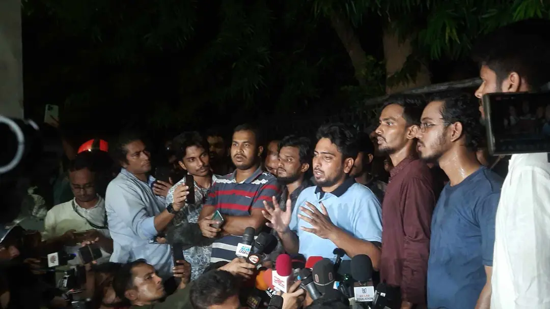 ১৫ জুলাই: ঢাবিতে রক্তাক্ত শিক্ষার্থীদের নতুন কর্মসূচি ও নাহিদ ইসলামের সেই আল্টিমেটাম